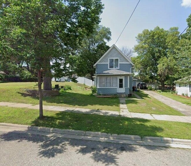 Building Photo - 520 Centennial St