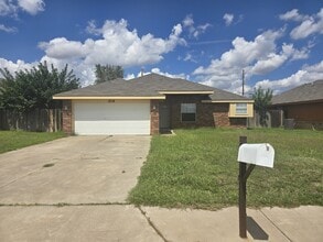 Building Photo - 216 Sombrero Rd