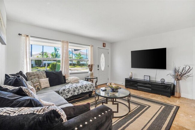 Building Photo - 1850 W Lake Brantley Rd