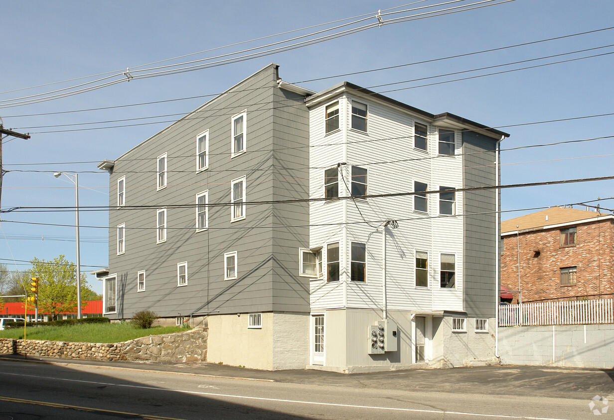 Building Photo - 133 W Hancock St