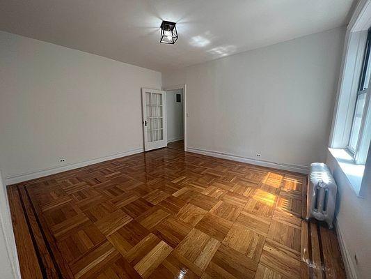 Building Photo - 1 bedroom in BRONX NY 10463