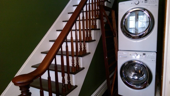 Staircase and Washer/Dryer - 70 Golden Hill St