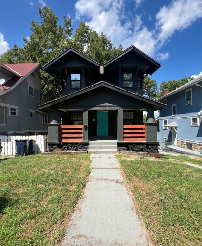 Building Photo - 3820 E 59th Terrace
