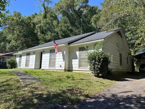 Building Photo - 313 Vanderbilt Dr