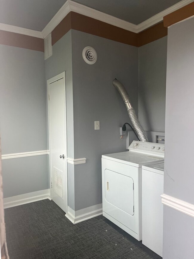 Building Photo - 4200 Deer Park Rd