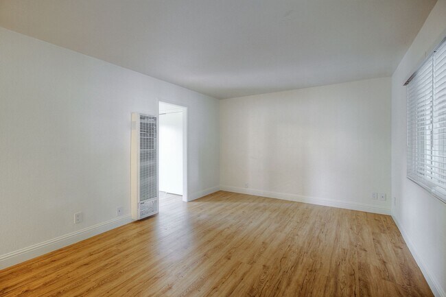 Foto del edificio - 801 W 9th St