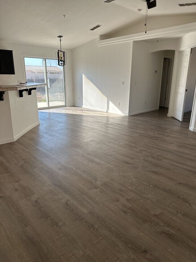 1514 Pebble Dr Unit 102, Lake Havasu City, AZ 86404 Room for Rent in