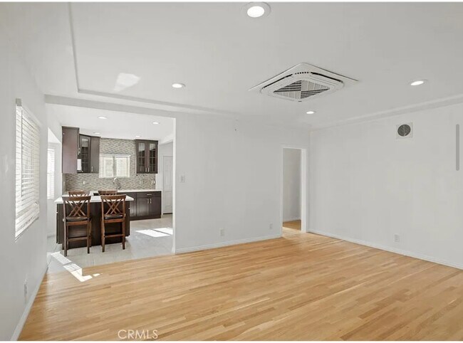 Foto del edificio - 300 W Hillsdale St