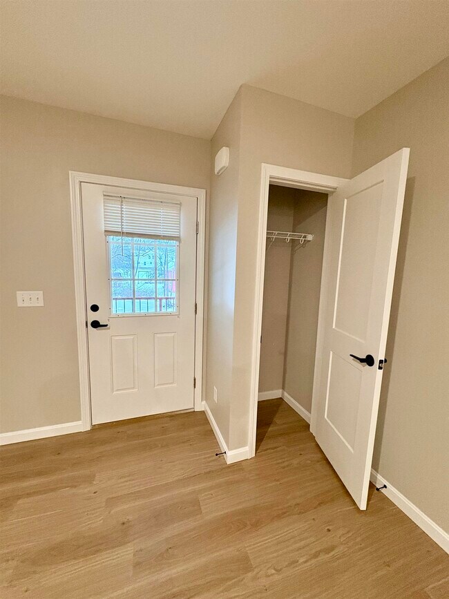 Foto del edificio - 15 Mountain Rd