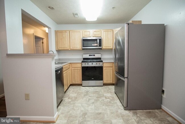 Building Photo - 45522 Westmeath Way