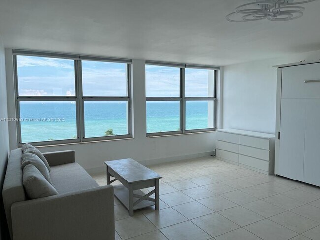 Building Photo - 2899 Collins Ave
