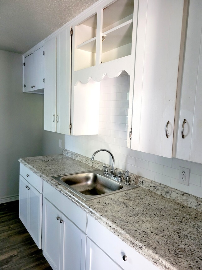 Photo - 3018 Robinson House