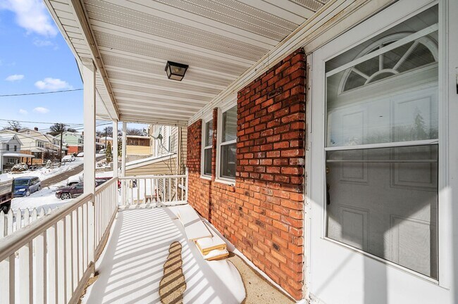 Building Photo - 3 Bed, 1.5 Bath in Overbrook - Large Kitch...