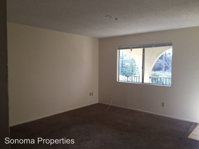 Building Photo - 120 Buena Vida Ct