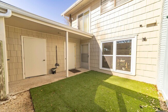 Foto del edificio - 5648 Riverstone Dr