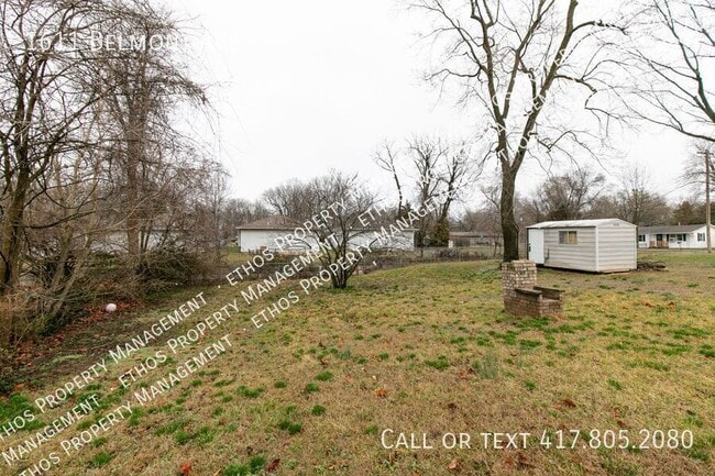 Building Photo - 1611 W Belmont St