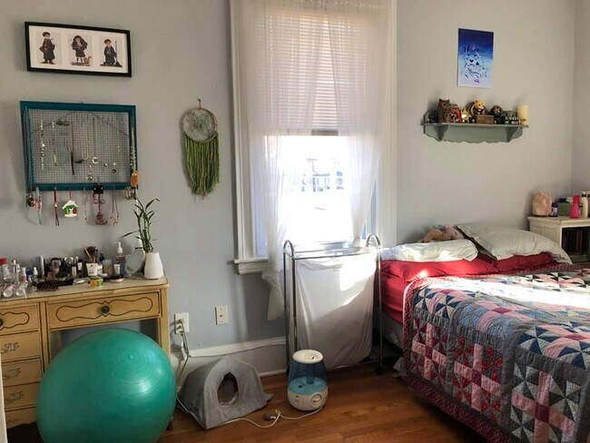 Bedroom - 3404 Baltimore Ave