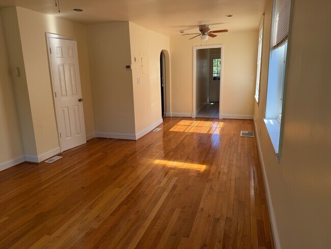 Foto del edificio - 59 Galveston Pl SW