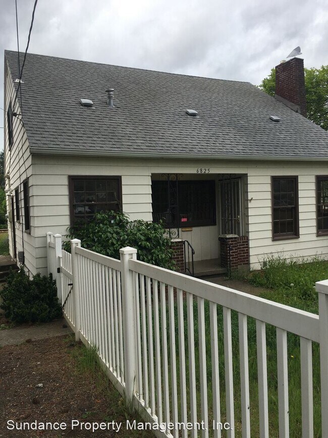 Building Photo - 3 br, 2 bath House - 6825 NE Prescott St