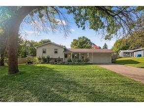 Building Photo - 16318 Temple Dr S