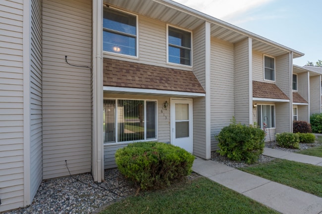 Foto del edificio - 619 Burton Ln