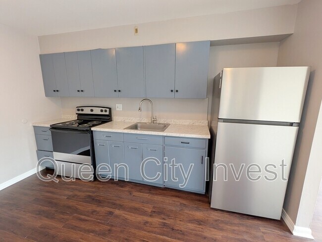 Building Photo - 110 Cromwell Pl