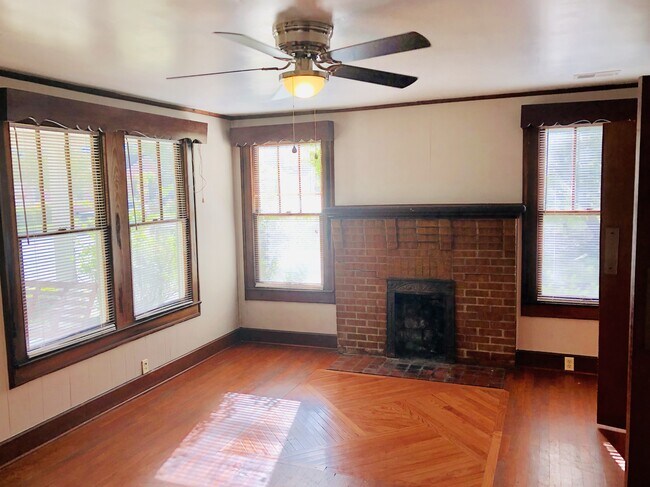 Building Photo - 726 Holland Ave