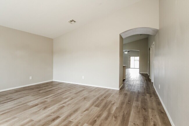Foto del edificio - 5878 S 238th Ln