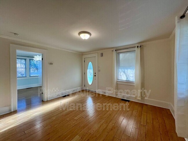 Building Photo - 17 Killian Rd