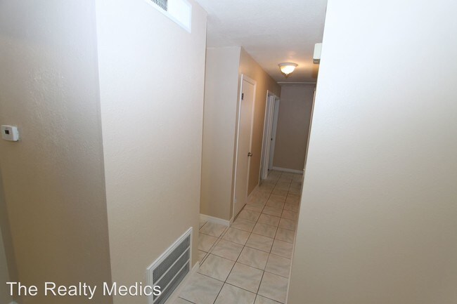 Building Photo - 4687 Alhama St