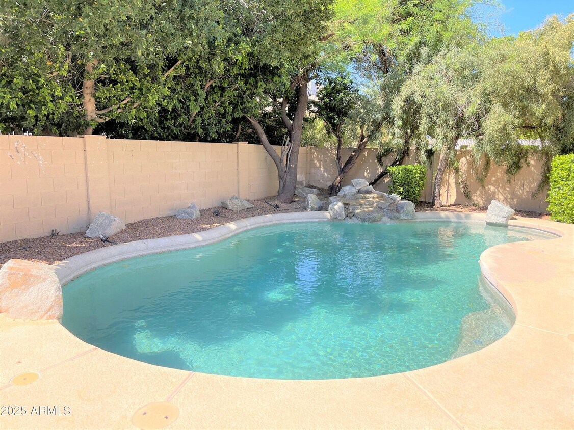 Foto principal - 5243 W Whitten St