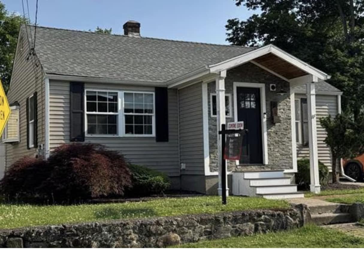 Primary Photo - "Charming 2-Bed Retreat with Fireplace on ...