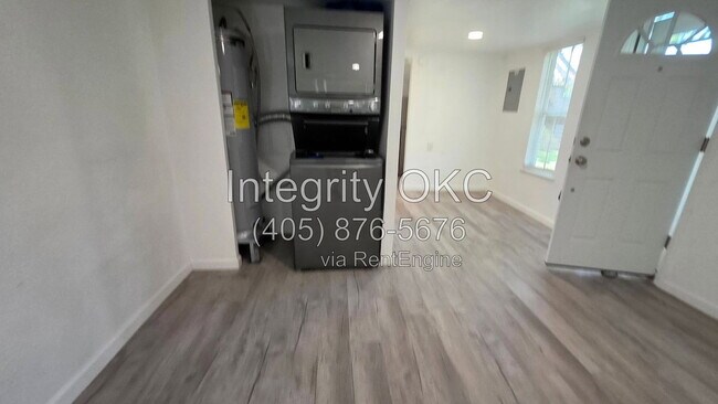 Foto del edificio - 306 E Hughbert St