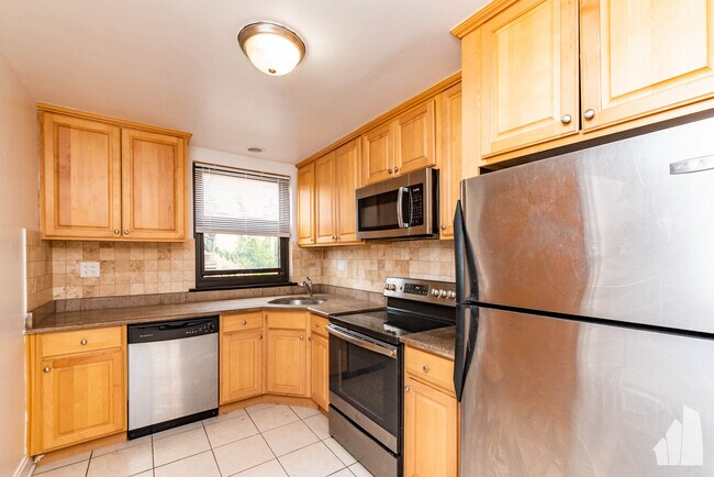 Foto del edificio - 7320 N Ridge Blvd