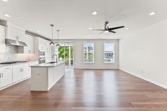 Building Photo - 178 Kennedy Dr
