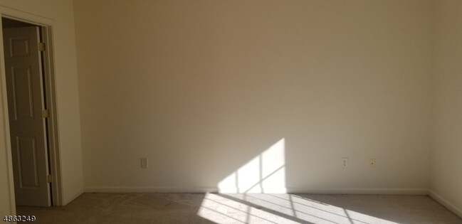 Building Photo - 305 Falcon Ridge Way S