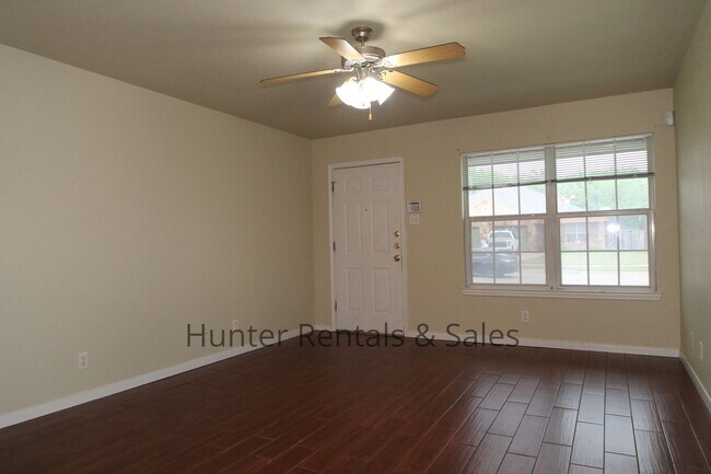 Foto del edificio - Spacious Duplex!