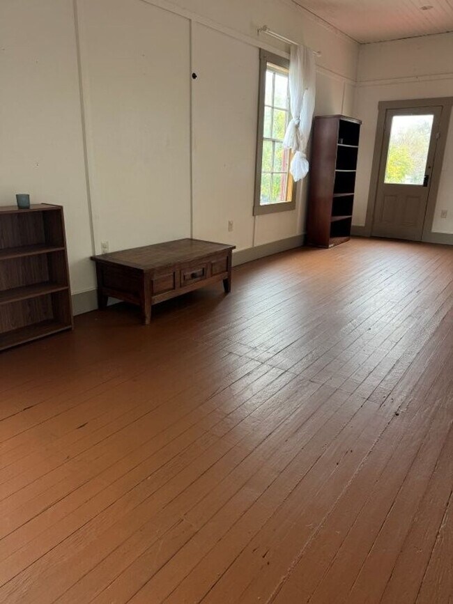 Building Photo - Apartment in Guinda