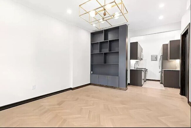 Foto del edificio - 121 E 37th St