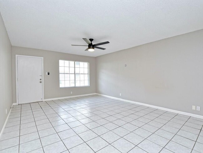 Building Photo - 8730 N Mopac Expy