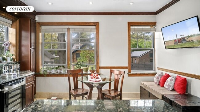 Building Photo - 6039 Huxley Ave