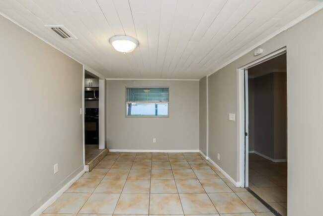 Building Photo - 4408 Vicliff Rd