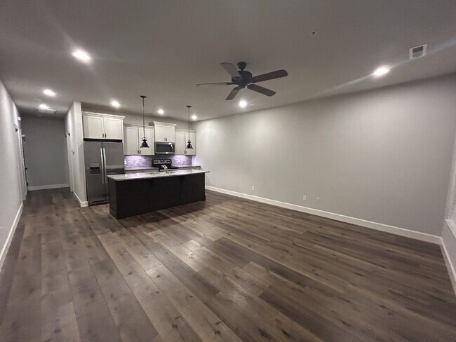 Foto del edificio - 1 BD 1 BA CONDO AVAILABLE AT PEACEFUL CYPRESS RIDGE LOCATION