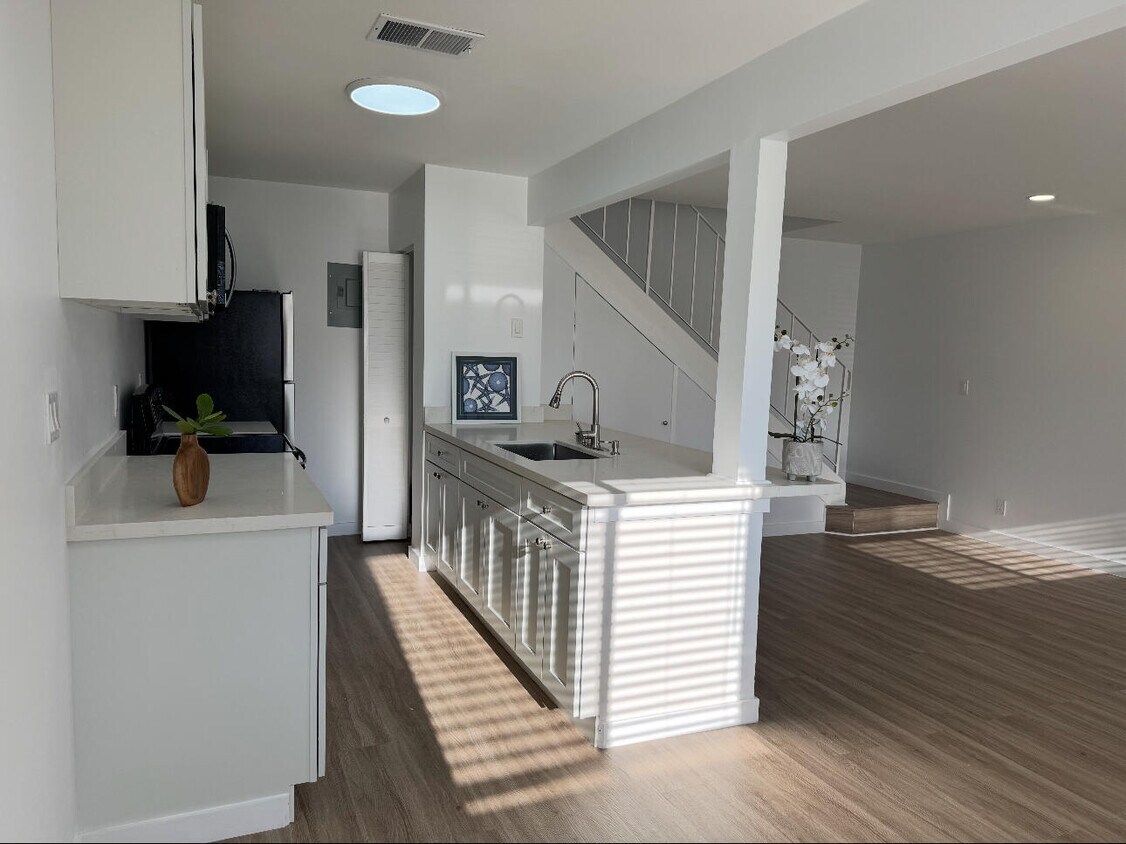 Foto principal - 802 Tiffany Dr W