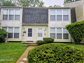 Building Photo - 153 Governors Rd