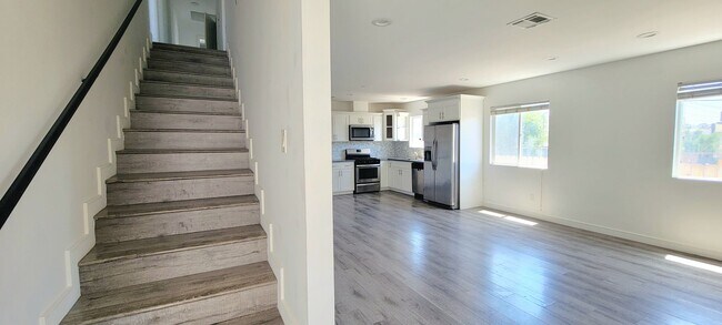 Building Photo - 5628 Willowcrest - Saheb Singh