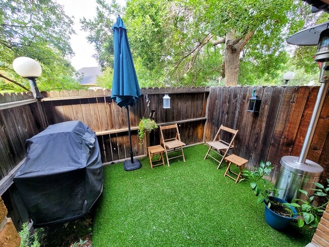 Foto del edificio - 6450 Wright St