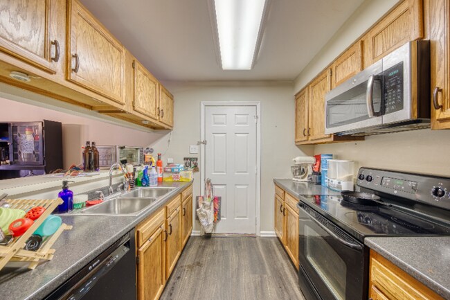 Foto del edificio - 8013 Middlebrook Pike