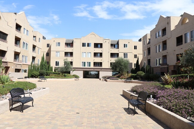 Building Photo - 8889 Caminito Plaza Centro