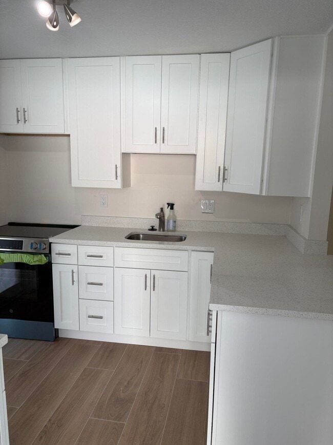 Foto del edificio - 2630 NE 8th Ave